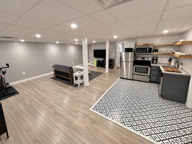 909 N Graycroft AVE, Madison, TN 37115