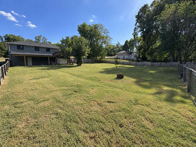 909 N Graycroft AVE, Madison, TN 37115