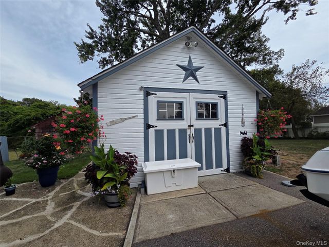 1405 Ohio Avenue, Bay Shore, NY 11706