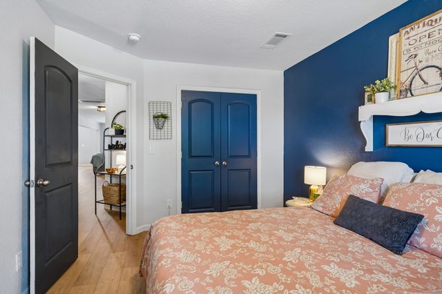 2704 Swarm Ct, Columbia, TN 38401