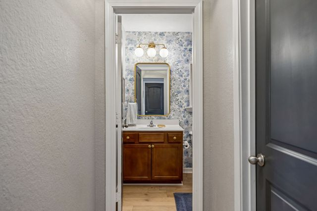 2704 Swarm Ct, Columbia, TN 38401