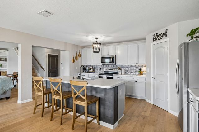 2704 Swarm Ct, Columbia, TN 38401