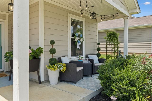 2704 Swarm Ct, Columbia, TN 38401
