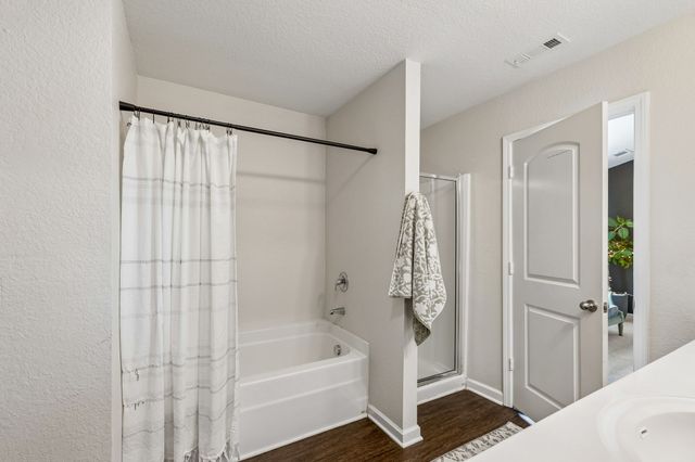 2704 Swarm Ct, Columbia, TN 38401