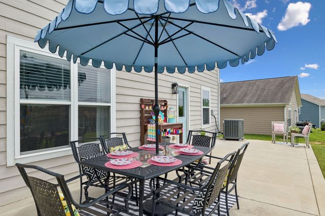 2704 Swarm Ct, Columbia, TN 38401