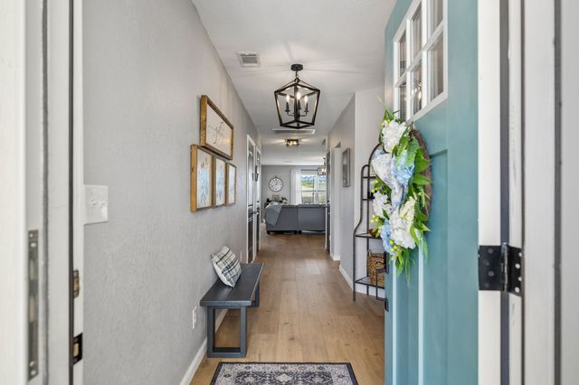 2704 Swarm Ct, Columbia, TN 38401
