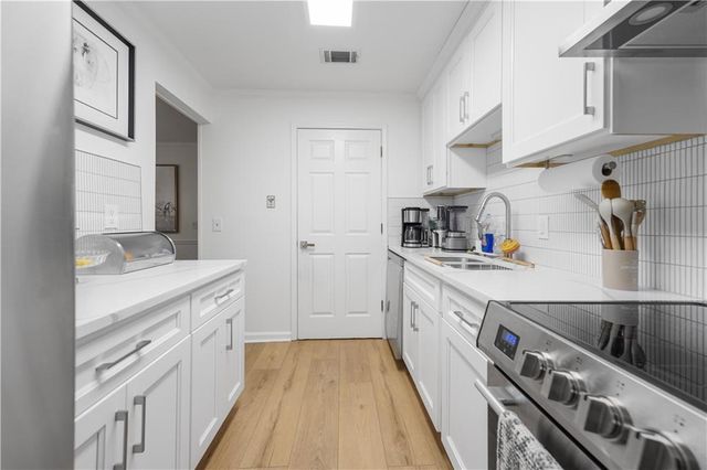 5068 Woodridge Way, Tucker, GA 30084