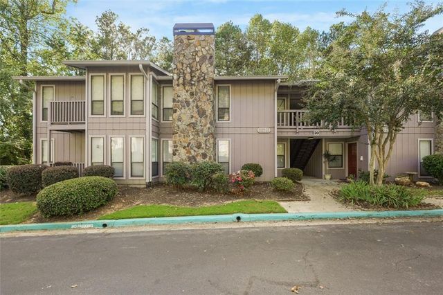 5068 Woodridge Way, Tucker, GA 30084