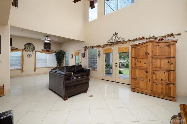 912 N Bentsen Road, Mcallen, TX 78501