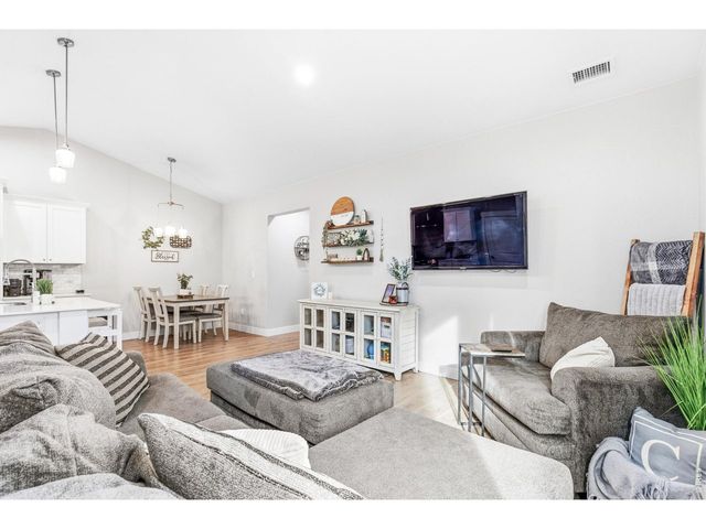 1123 Coyote Ln, Wiggins, CO 80654