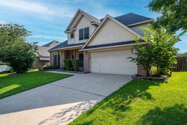 832 Adams Drive, Burleson, TX 76028