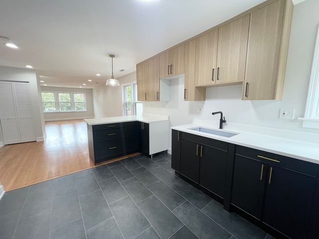 7212 S Euclid Avenue, Chicago, IL 60649