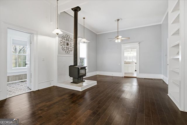 42 S Hunter Street, Senoia, GA 30276