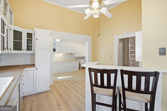 42 S Hunter Street, Senoia, GA 30276