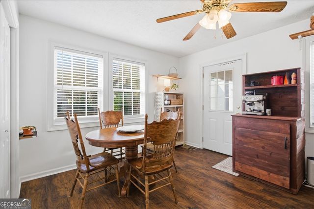 42 S Hunter Street, Senoia, GA 30276