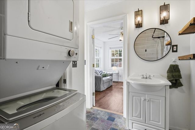 42 S Hunter Street, Senoia, GA 30276