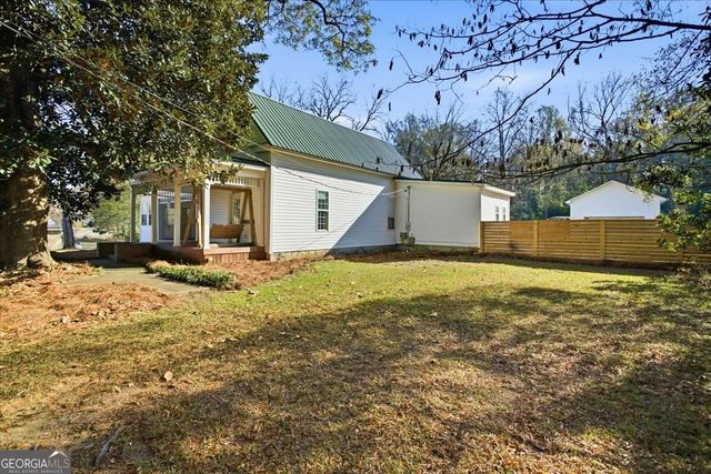 42 S Hunter Street, Senoia, GA 30276