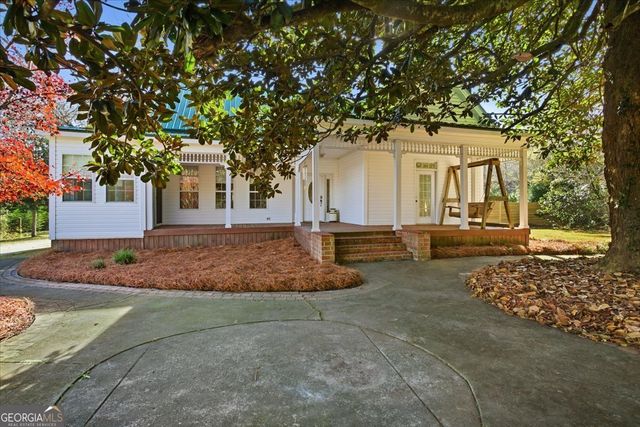 42 S Hunter Street, Senoia, GA 30276