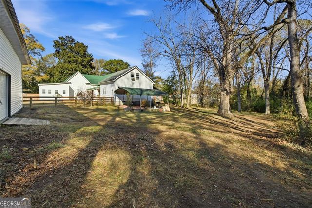 42 S Hunter Street, Senoia, GA 30276