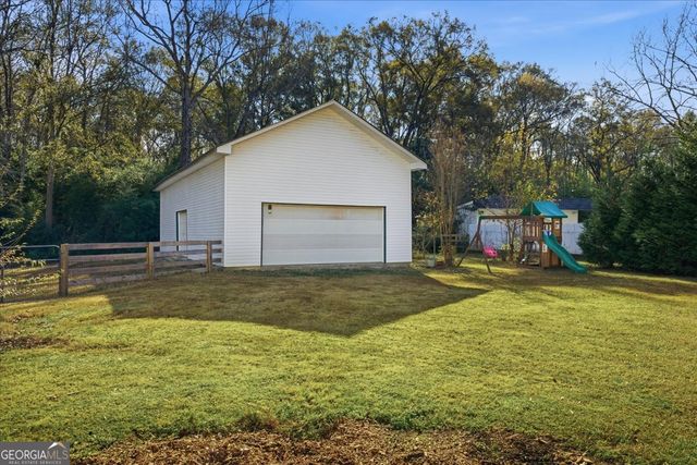 42 S Hunter Street, Senoia, GA 30276