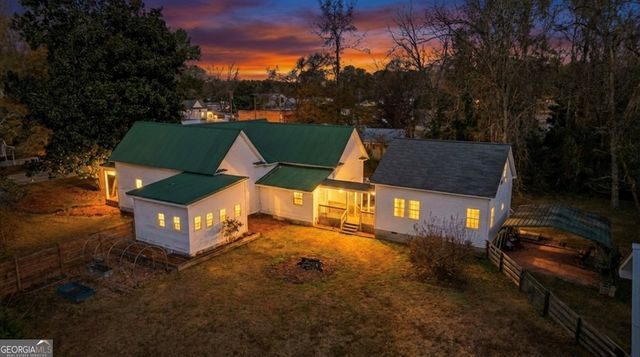 42 S Hunter Street, Senoia, GA 30276