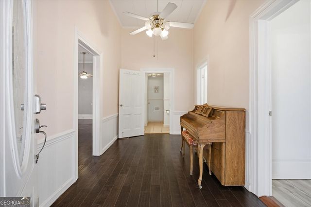 42 S Hunter Street, Senoia, GA 30276