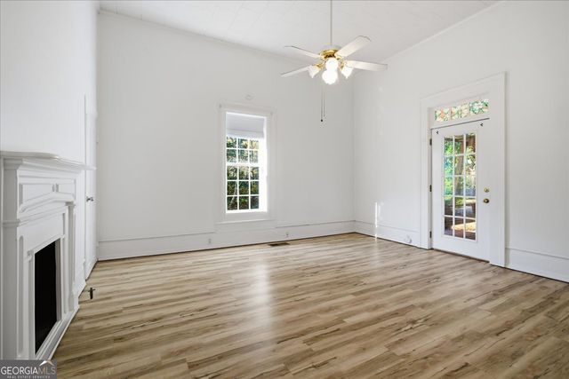 42 S Hunter Street, Senoia, GA 30276