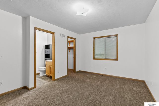 7240 Dorchester Court, Lincoln, NE 68521