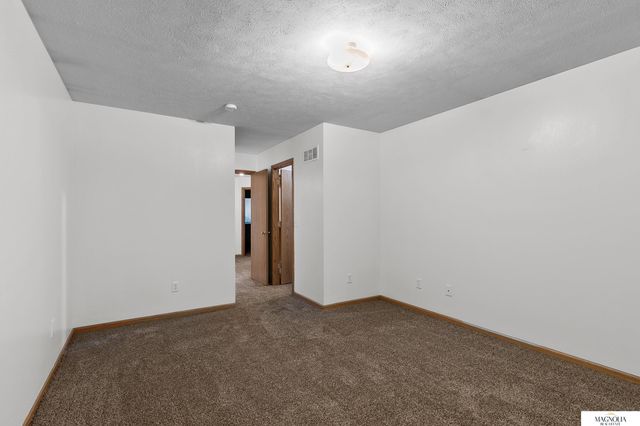 7240 Dorchester Court, Lincoln, NE 68521