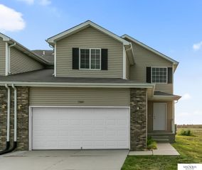 7240 Dorchester Court, Lincoln, NE 68521