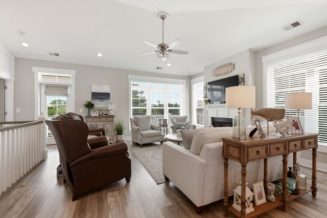213 6th Ave. N, North Myrtle Beach, SC 29582