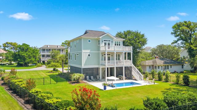 213 6th Ave. N, North Myrtle Beach, SC 29582