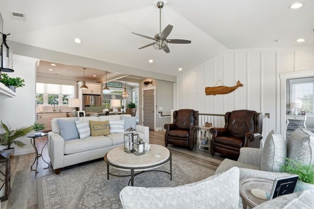 213 6th Ave. N, North Myrtle Beach, SC 29582