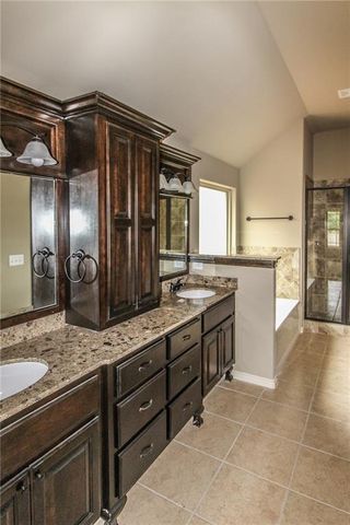 3300 Valley Hollow, Norman, OK 73071