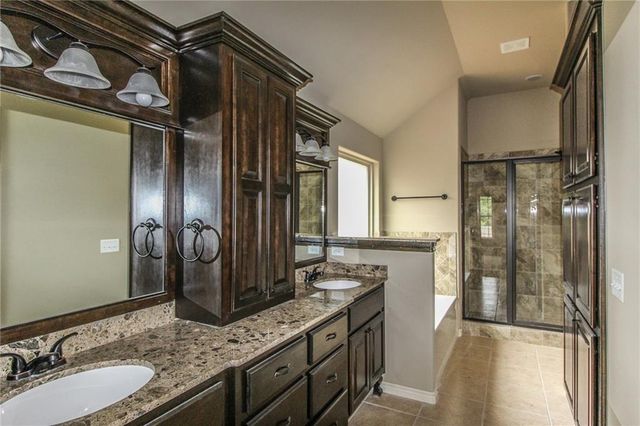 3300 Valley Hollow, Norman, OK 73071