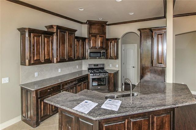 3300 Valley Hollow, Norman, OK 73071