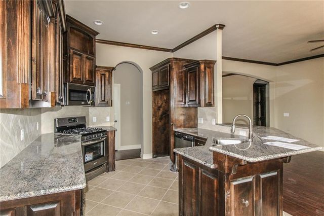 3300 Valley Hollow, Norman, OK 73071