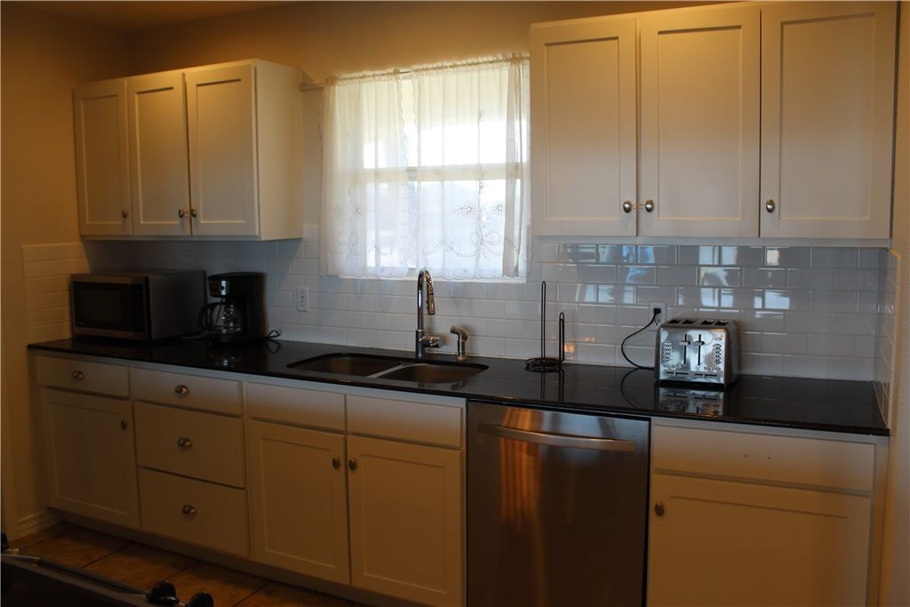 143 Lakeshore Dr, Rockport, TX 78382 — photo 4