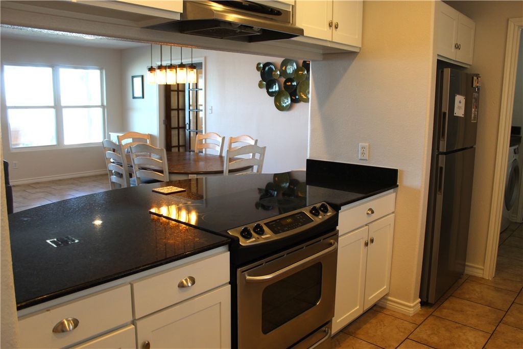 143 Lakeshore Dr, Rockport, TX 78382 — photo 5