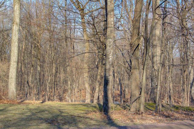 47 Lovers Lane, Grand Isle, VT 05458
