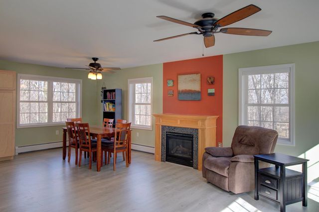 47 Lovers Lane, Grand Isle, VT 05458