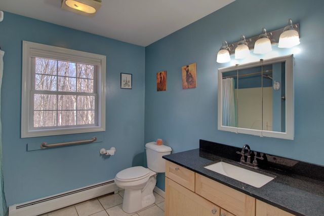 47 Lovers Lane, Grand Isle, VT 05458