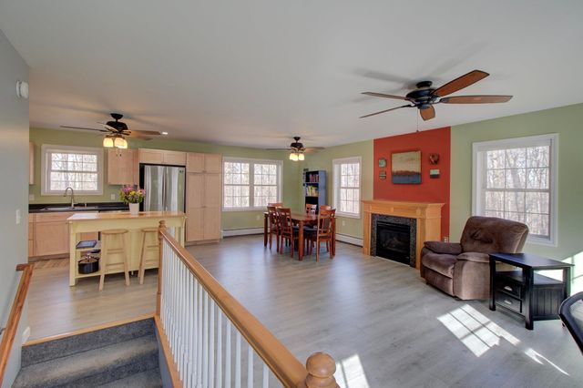 47 Lovers Lane, Grand Isle, VT 05458