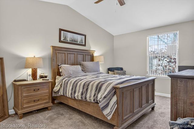 30 Pine Tree Ridge Drive 2, Waterford, MI 48327