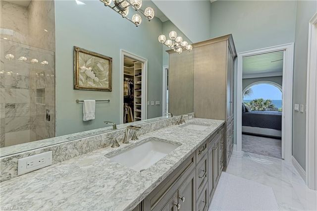 143 Barefoot CIR # 5, Bonita Springs, FL 34134