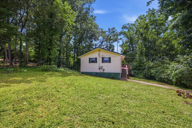 806 Nipper Drive, Rossville, GA 30741
