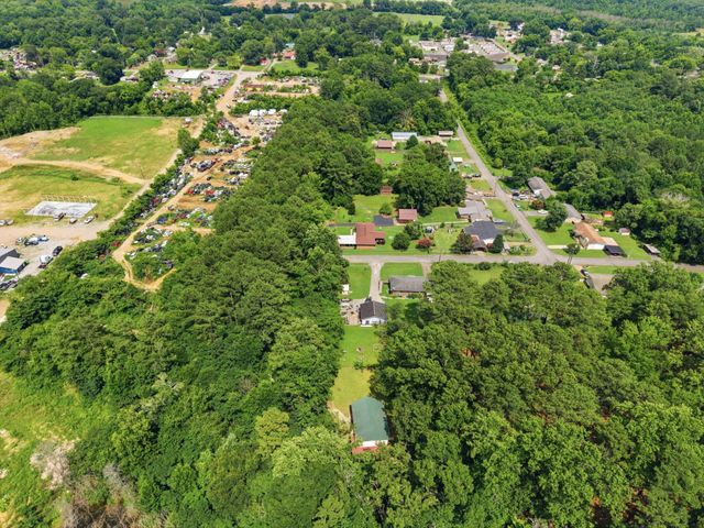 806 Nipper Drive, Rossville, GA 30741