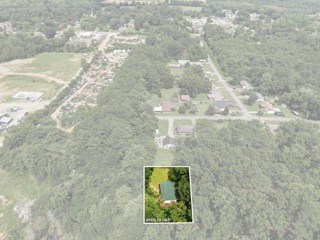 806 Nipper Drive, Rossville, GA 30741