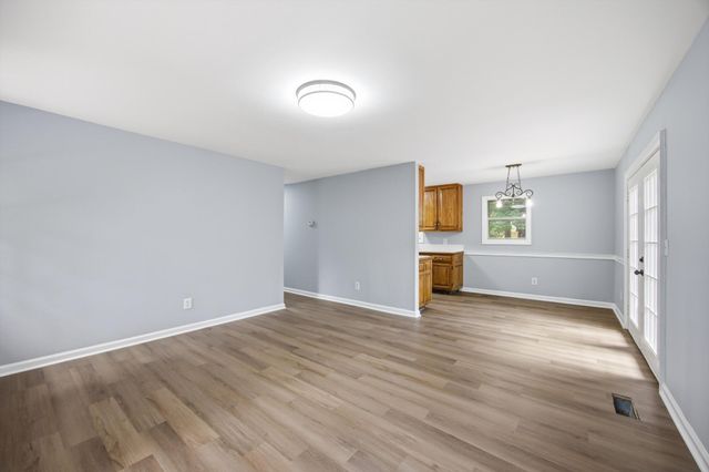 806 Nipper Drive, Rossville, GA 30741