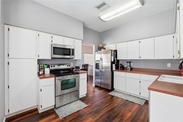 11235 CLAYRIDGE DRIVE, Tampa, FL 33635